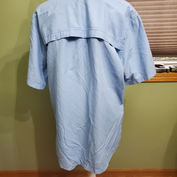 GH Bass & Co. Large short sleeve button down. - Picture 3 of 5
